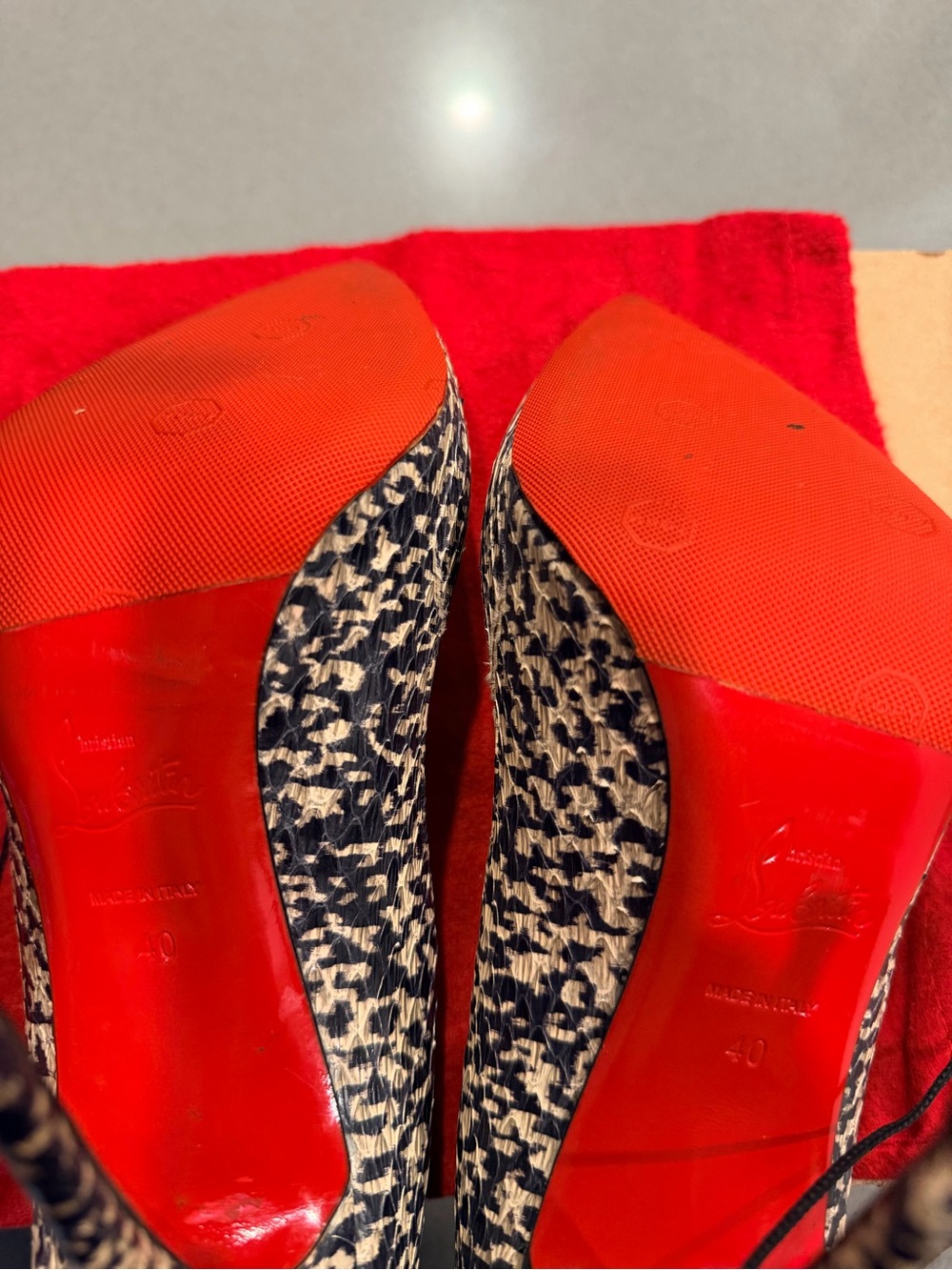 Authentic Christian Louboutin So Kate Rocio Python Pumps. - Picture 4 of 5